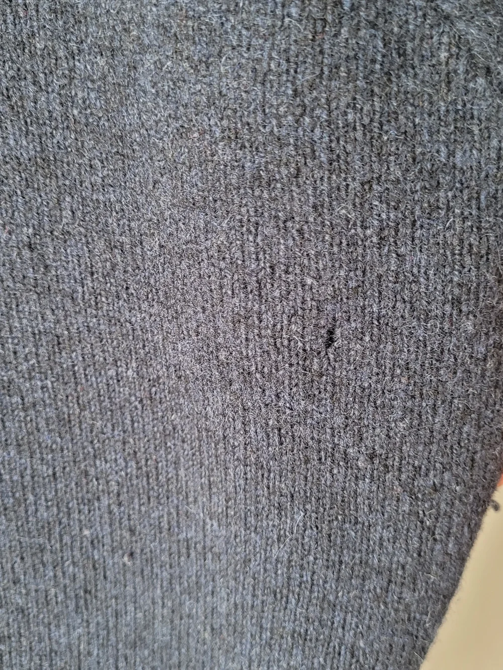 American Eagle Outfitters small men hem